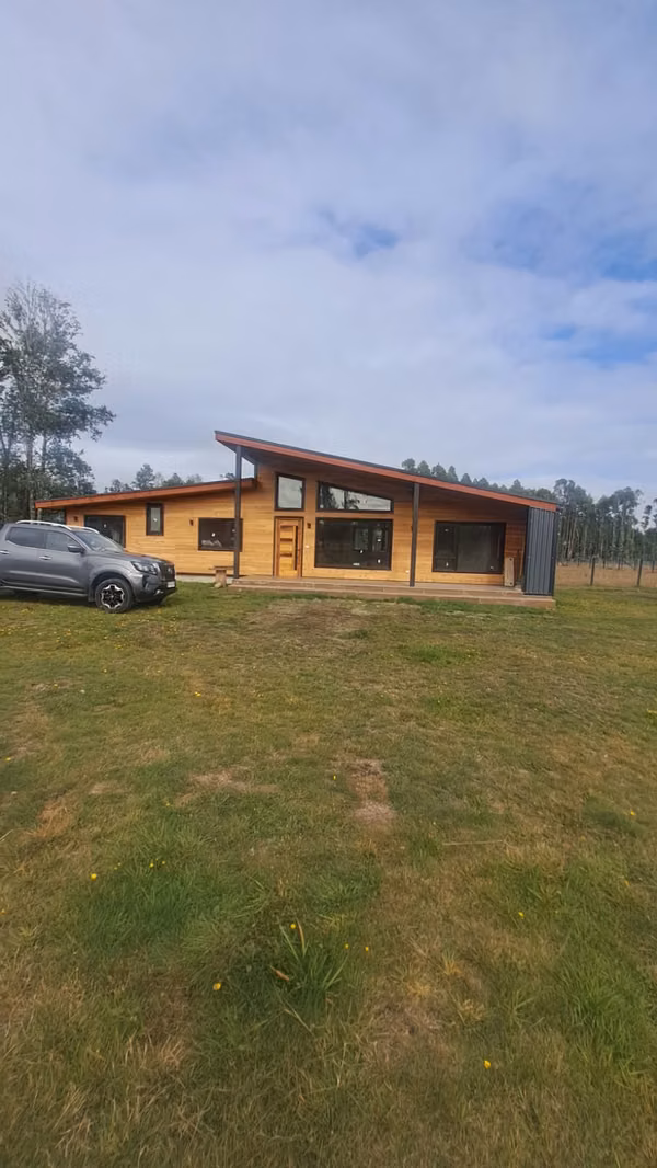 VENTA DE PARCELA CON CASA NUEVA