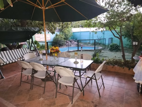 Casa en venta de 7 dorm. en Las Condes