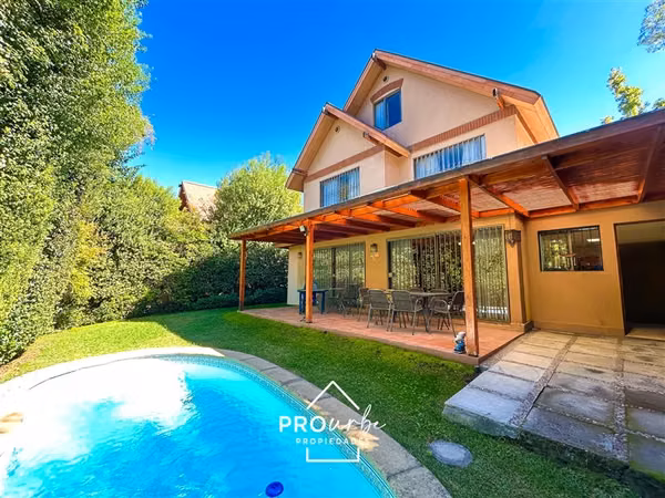Casa en venta de 5 dorm. en San Carlos de Apoquindo