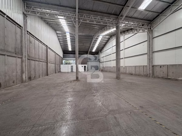 Bodega 1.000 m² Quilicura | San Ignacio, Seguridad 24/7