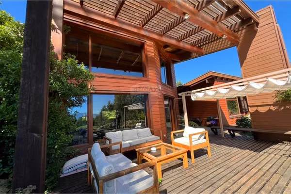 Venta casa pucón vista al lago y recepción final