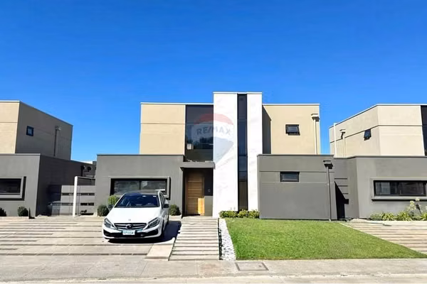 Exclusiva casa en condominio bello horizonte