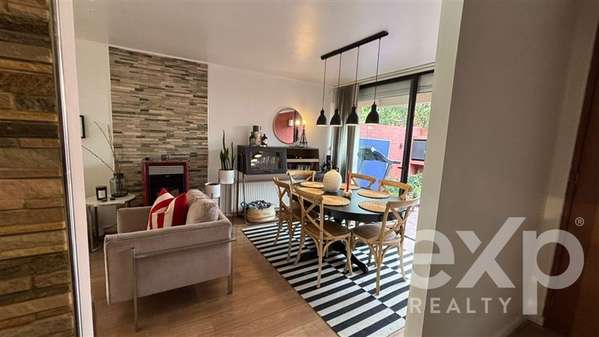casa en Cond Huechuraba cerca colegio Pumahue