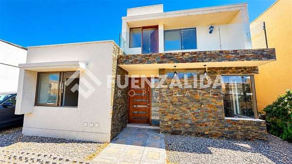 Casa en venta de 3 dorm. en Peñaflor