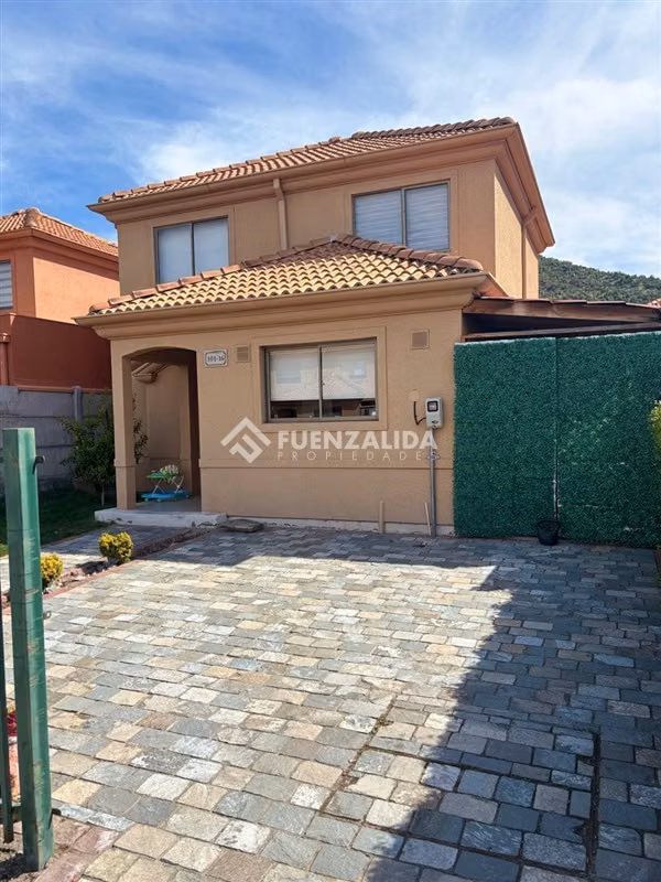 Casa en venta de 3 dorm. en Pudahuel