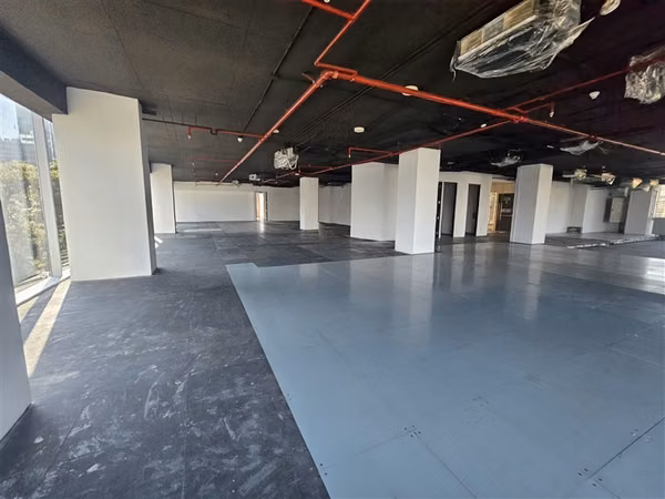 Oficina en arriendo en Las Condes / Tobalaba