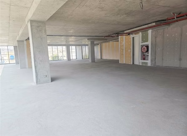Oficina en venta en Lo Barnechea / Edificio Clase A
