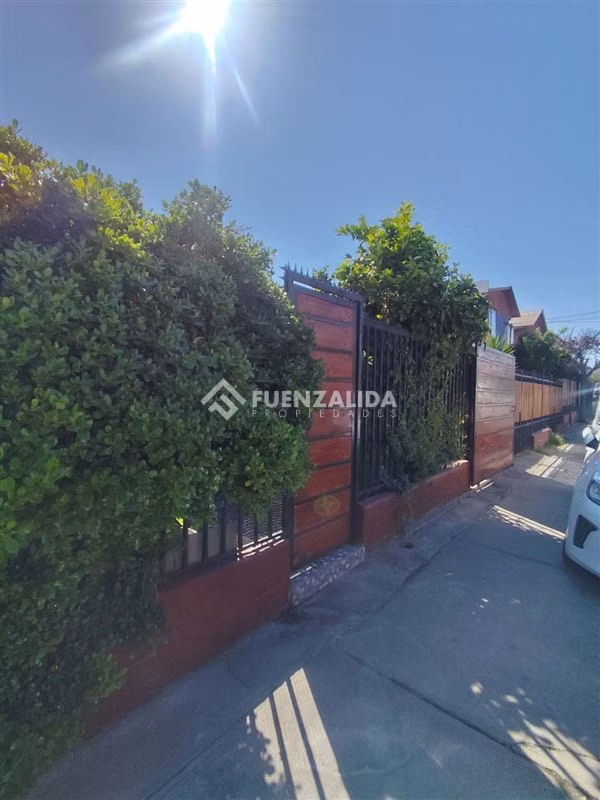 Casa en venta de 2 dorm. en Maipú