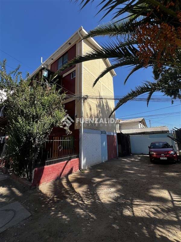 Depto Duplex en venta de 3 dorm. en Maipú