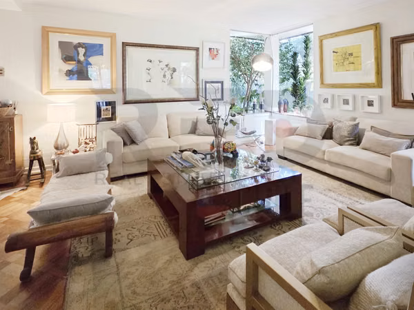 En venta espectacular casa con jardín en Barrio El  Golf