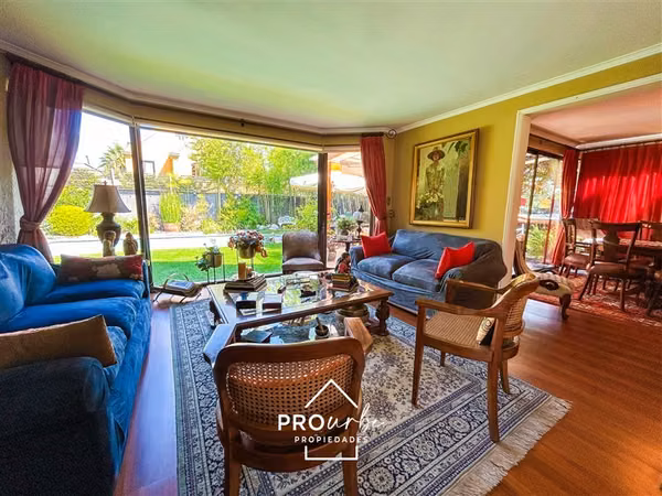Casa en venta de 5 dorm.Cerca de Colegio Cumbres, San Carlos