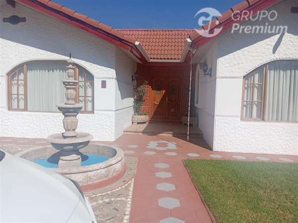 Venta de exclusiva y amplia Casa 4 dorm 4 baños , en Nogales