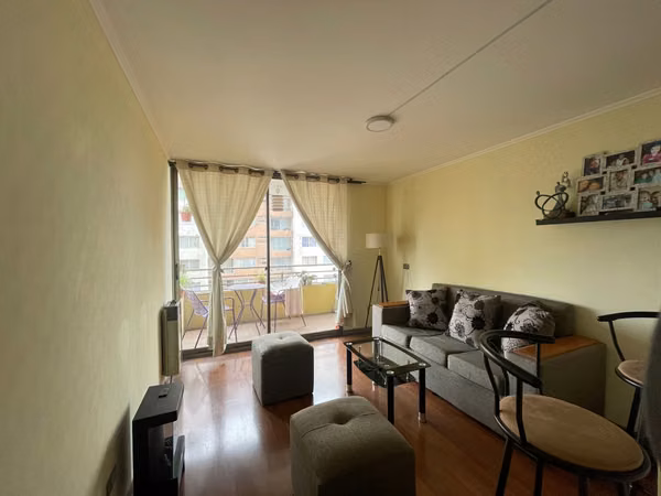 Se Vende Impecable Depto 2D-1B-1E a Tan Solo 5 minutos del Metro San Miguel