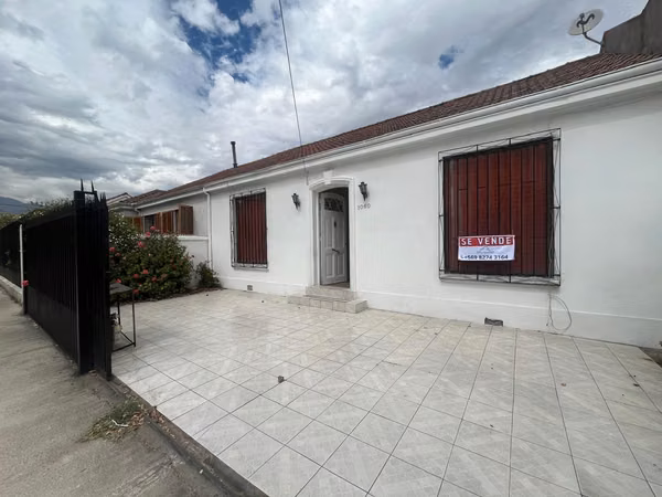SE VENDE HERMOSA CASA 4D-1B-1ESTACIONAMIENTO