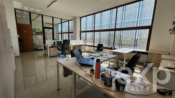 Edificio Comercial con bodegas venta en Santiago