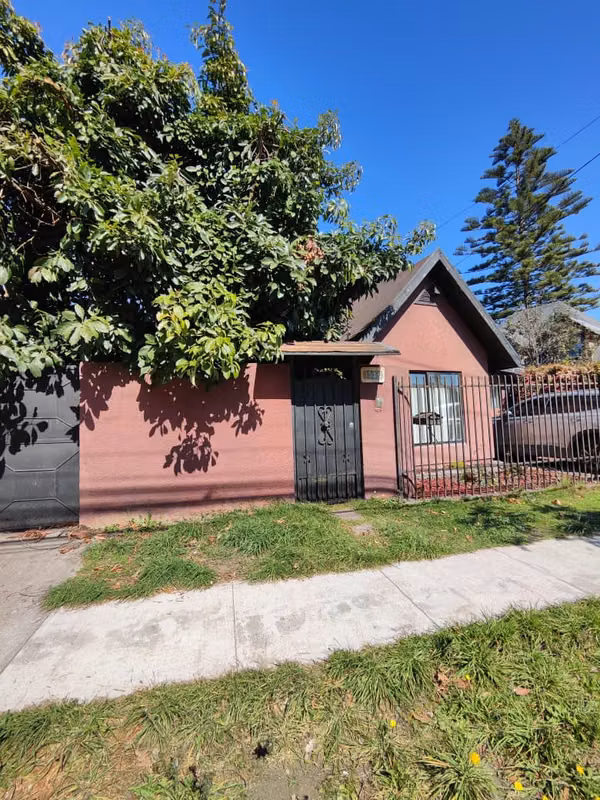 SE VENDE CASA HUERTOS FAMILIARES, CALLE LAS ROZAS.