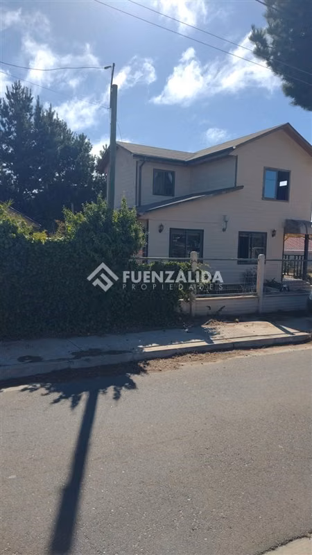 Casa en venta de 4 dorm. en Algarrobo