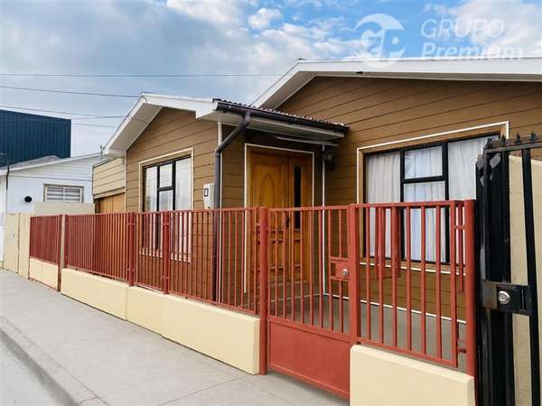 Casa Amplia Regularizada en Venta en Punta Arenas