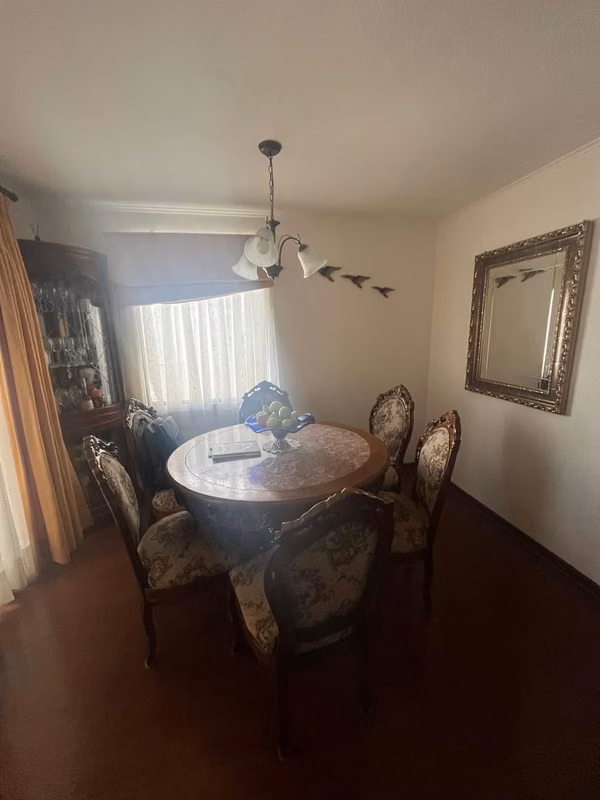 Casa amplia,luminosa sector Scuola Italiana, Tierra Viva s/muebles