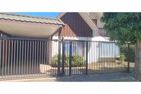 Casa amplia excelente ubicación