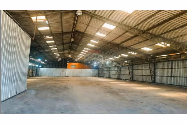 Galpón industrial con acceso a vespucio sur