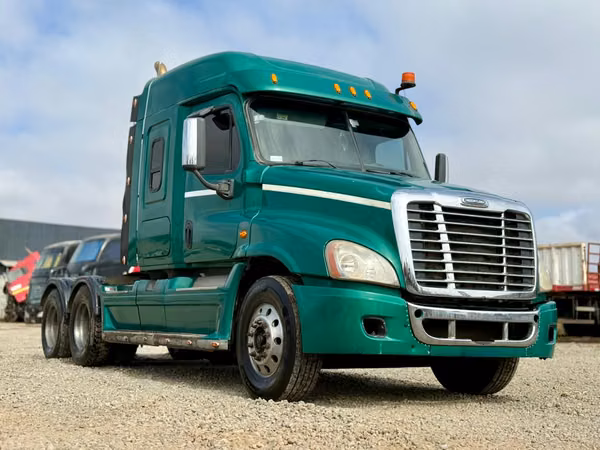 2015 Tractocamion Freightliner Cascadia 125 – con Kit Hidráulico – Sin Válvula EGR - 487.000 kms