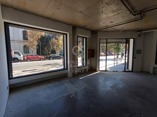 Local Comercial esquina de 57m2, Santiago Centro