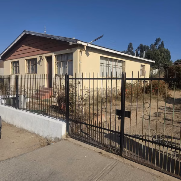 Terreno con 2 Casas Calle Peñuelas Quilpué
