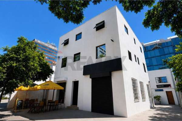 Venta edificio comercial providencia