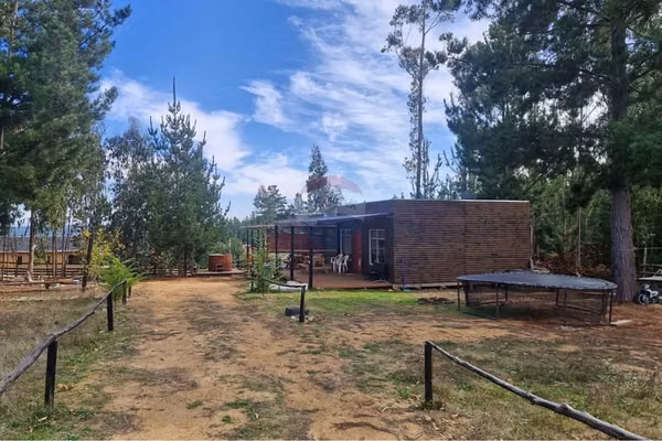 Parcela con cabañas y tinajas en pañul