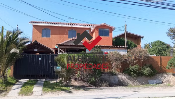 LINDA Y AMPLIA CASA EN VENTA SECTOR SINDEMPART