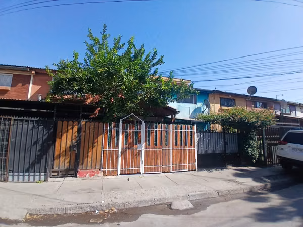 Venta de Casa Impecable 4D.  Excelente Ubicación