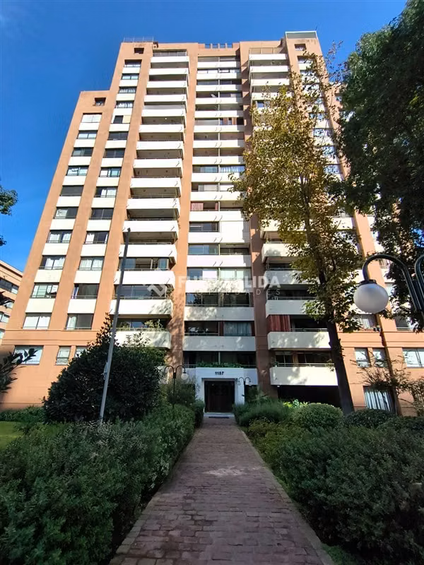 Departamento en venta de 2D-2B est y bod Metro Manquehue