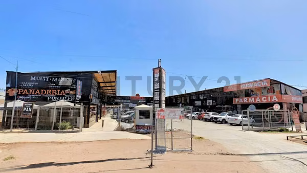 Local Comercial en Cuatro Esquinas