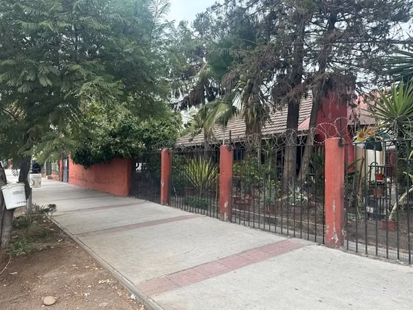 Gran oportunidad, propiedad venta metro Rojas Magallanes.