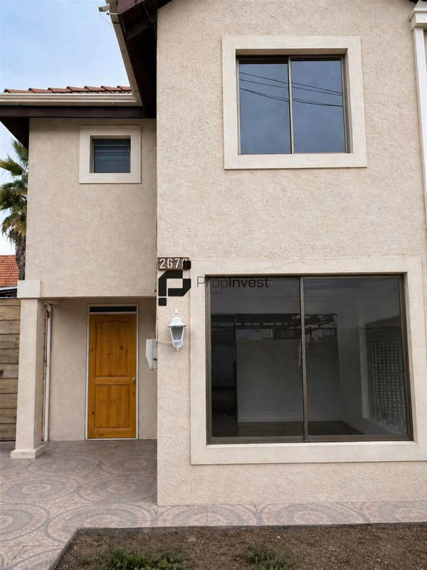Casa En Venta De 3 Dorm y 2 Baños. En Sector Rinconada Maipu