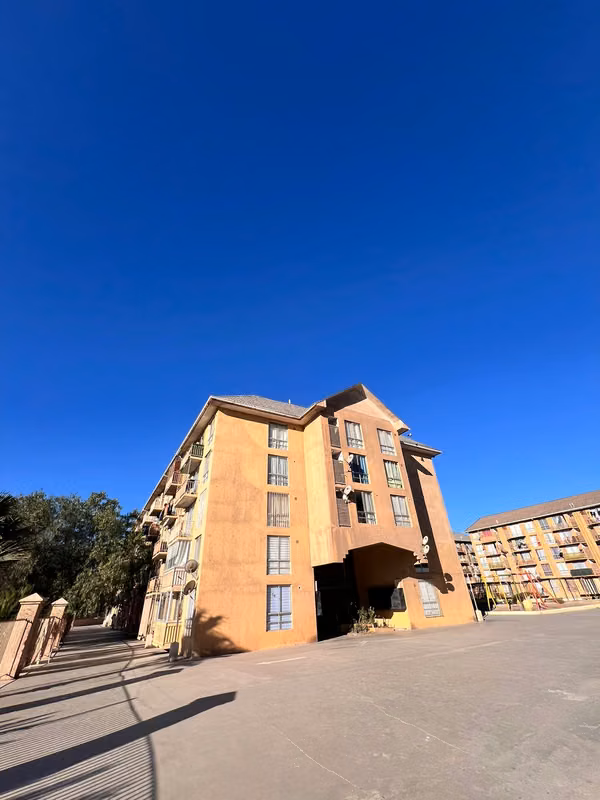 Condominio Guillermo Wheelwright con 2 ESTACIONAMIENTOS