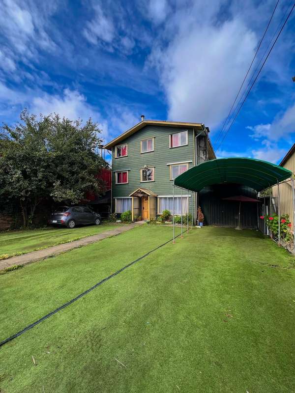 Amplia Casa para Hospedaje en Venta, Valdivia (159778)