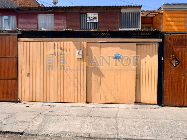 Venta casa 5 dormitorios a pasos Jumbo Norte, Villa Panorama