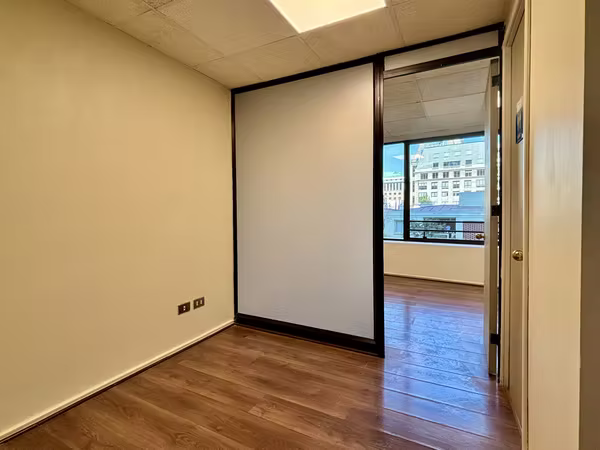 Oficina 1 privado, baño, recepción en Arriendo, Metro Pedro de Valdivia, Providencia