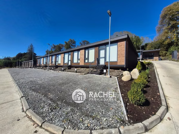 SE ARRIENDAN CASAS CON VISTAS AL LAGO SALIDA VILLARRICA-PUCÓN