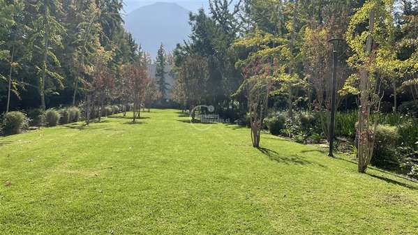 Departamento en venta de 4 dorm. en Vitacura
