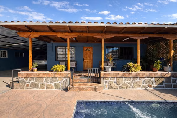 Venta de Propiedad Amplia con Piscina en Quilpue