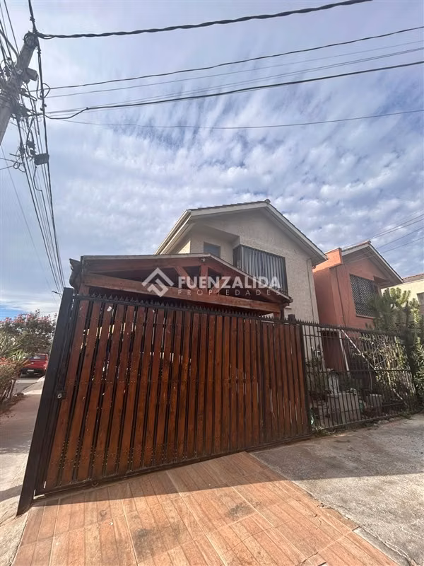 Casa en venta de 3 dorm. en Maipú