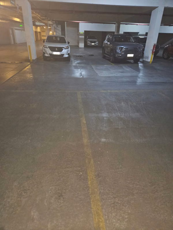 VENTA DE ESTACIONAMIENTO EN LAS CONDES