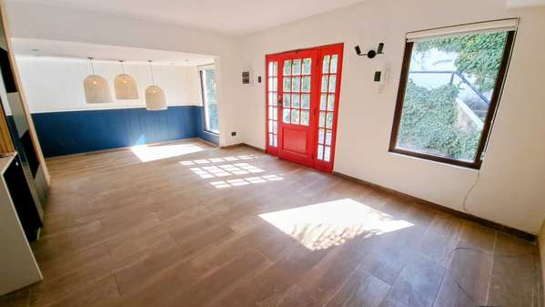 Remodelada y Amoblada, en Condominio (160168)