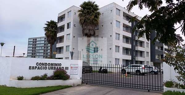 LA SERENA-VENTA DEPTO 3D/1B CON ESTACIONAMIENTO