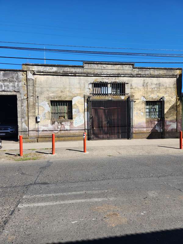 BODEGA EN VENTA EN PLENO CENTRO DE IMPERIAL, 792 M2
