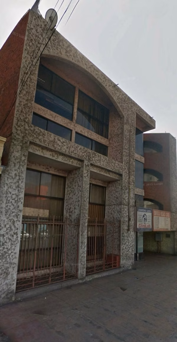 ARRIENDO CONSULTA U OFICINA EXCELENTE UBICACION