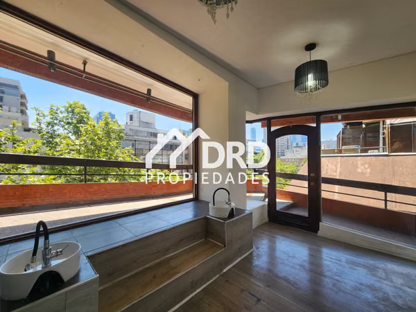 ARRIENDO LOCAL PISO 3, PROVIDENCIA  METRO L LEONES 3ER PISO